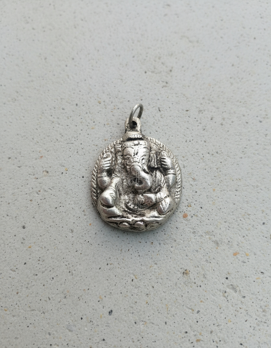 Dijes Importados Metal Mantra Suerte Fortuna Éxito Amor Paz - Imagen 316