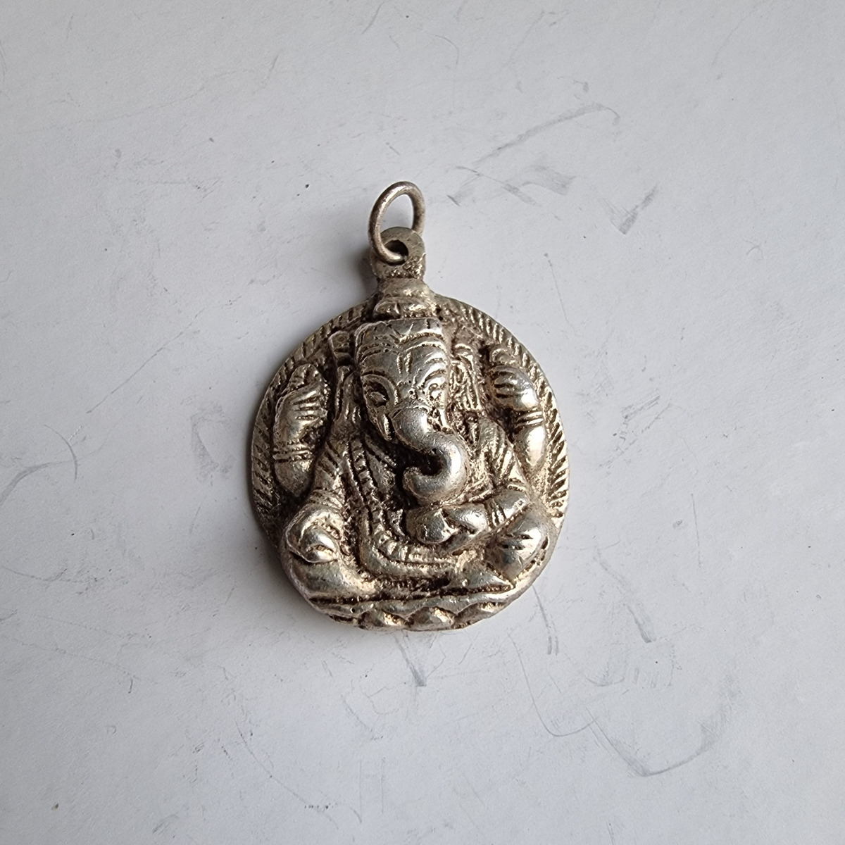 Dijes Importados Metal Mantra Suerte Fortuna Éxito Amor Paz - Imagen 313