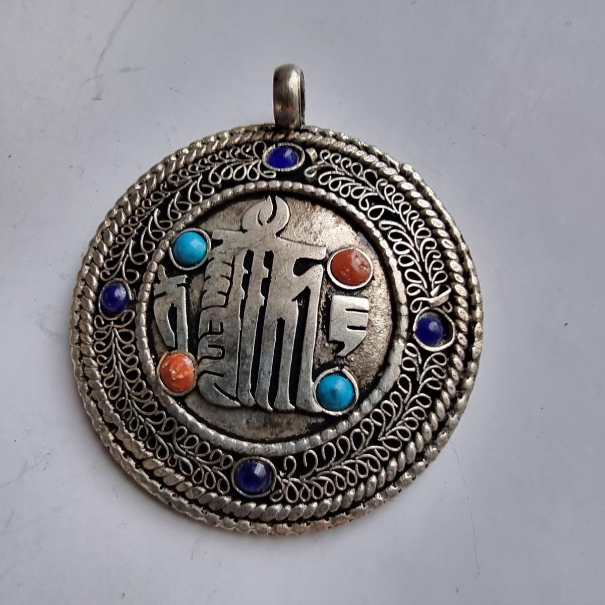 Dijes Importados Metal Mantra Suerte Fortuna Éxito Amor Paz - Imagen 291