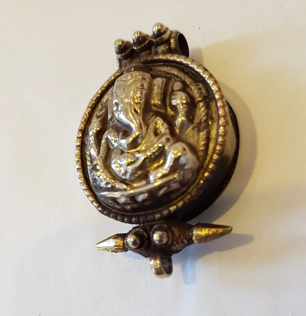 Dijes Importados Metal Mantra Suerte Fortuna Éxito Amor Paz - Imagen 70