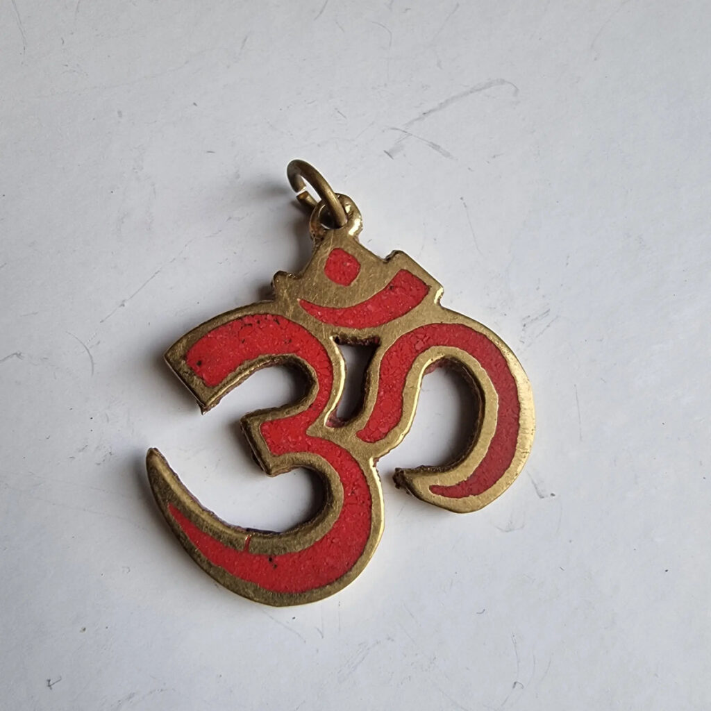 Dijes Importados Metal Mantra Suerte Fortuna Éxito Amor Paz
