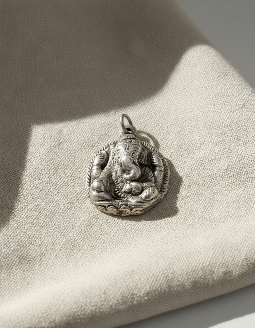 Dijes Importados Metal Mantra Suerte Fortuna Éxito Amor Paz - Imagen 317