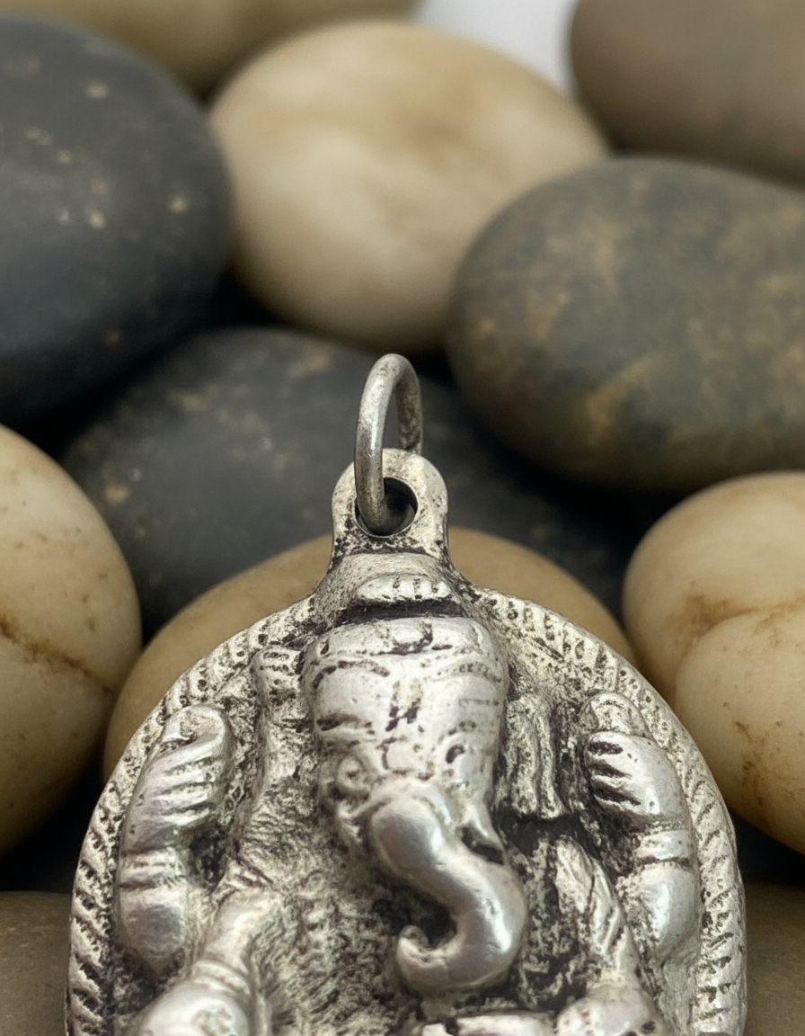 Dijes Importados Metal Mantra Suerte Fortuna Éxito Amor Paz - Imagen 319