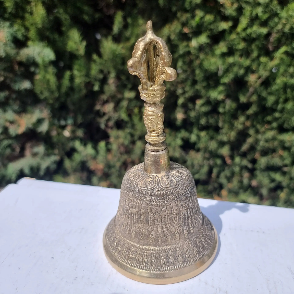 Campana Tibetana Grande Bronce 9,5cm X 17cm - Imagen 2