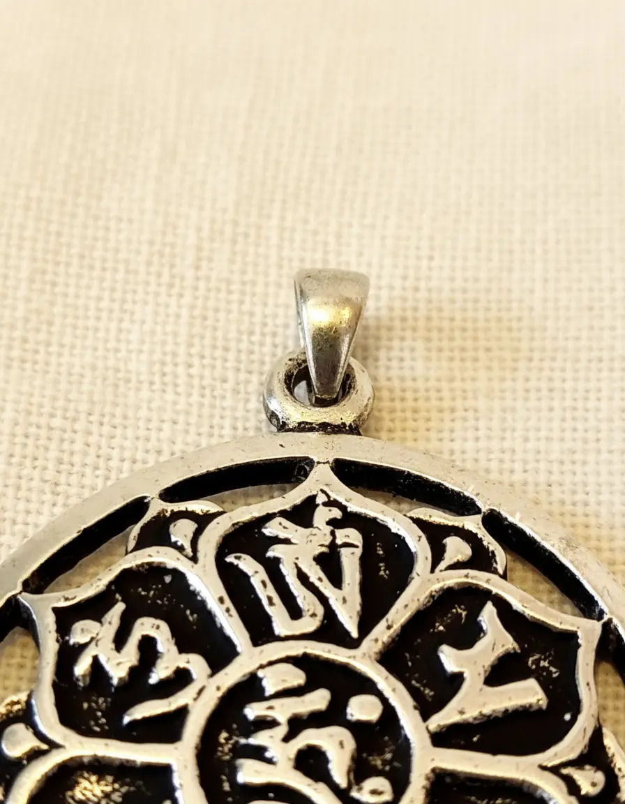 Dijes Importados Metal Mantra Suerte Fortuna Éxito Amor Paz - Imagen 117